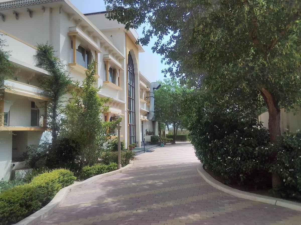 Neelkanth'S Bagar Inn Resort Jhunjhunu Extérieur photo