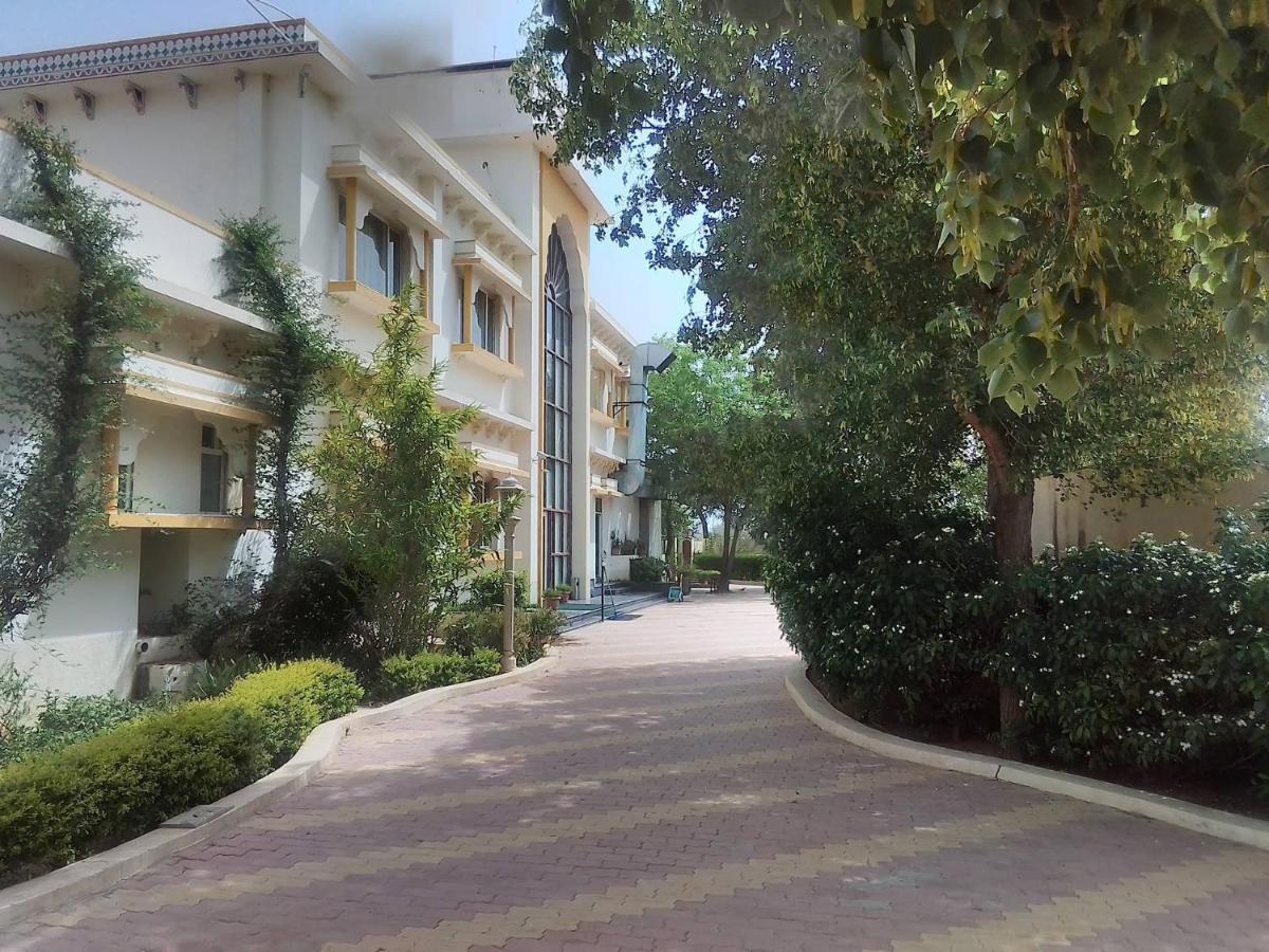 Neelkanth'S Bagar Inn Resort Jhunjhunu Extérieur photo