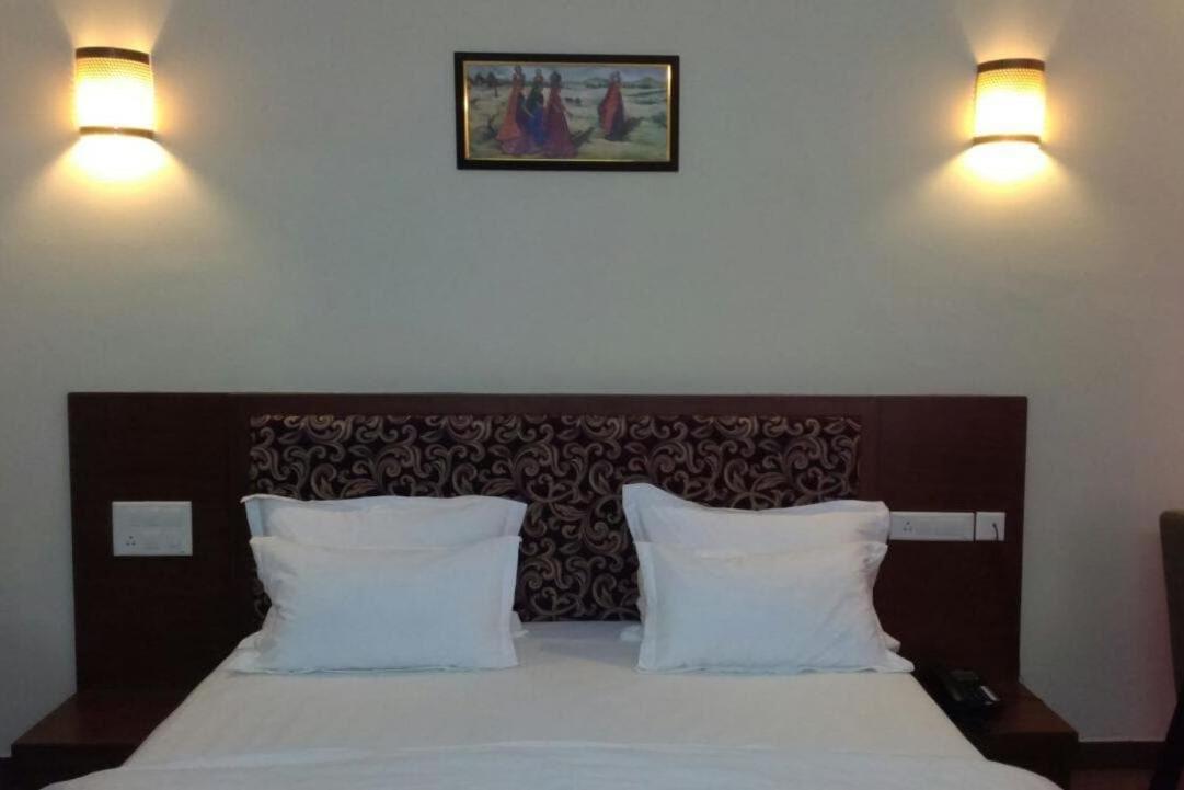Neelkanth'S Bagar Inn Resort Jhunjhunu Extérieur photo